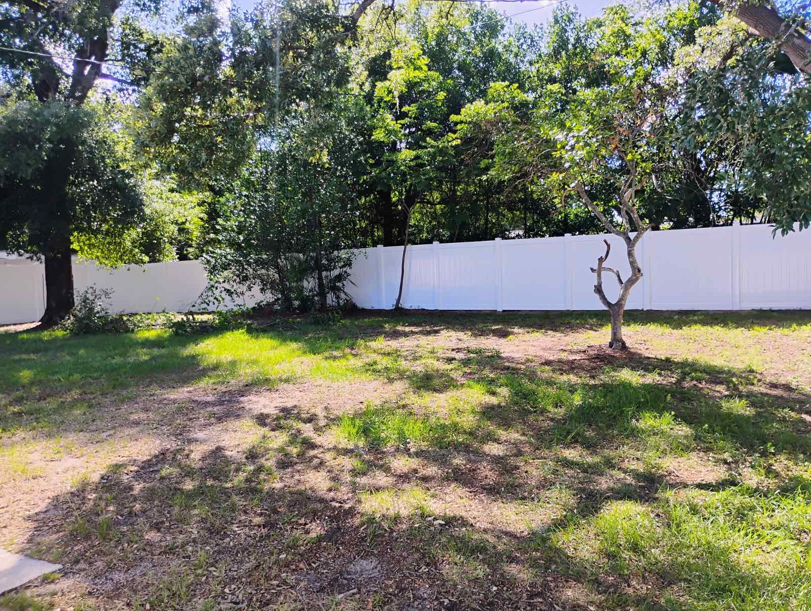 Vinyl Privacy in Spring Hill, FL | Florida Friendly Fencing Vinyl Privacy project in Spring Hill, FL.